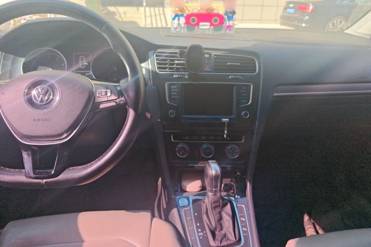 Used Volkswagen Golf 2017 230TSI Automatic Luxury Million-Vehicle Commemorative Edition