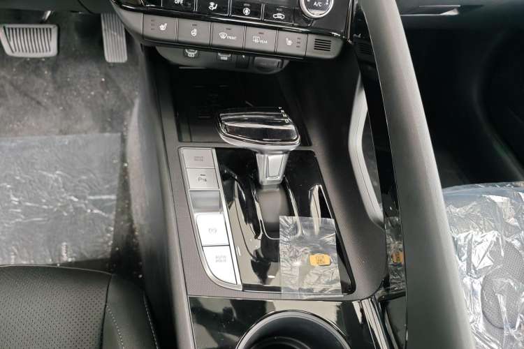 Used Hyundai Elantra 2023 1.5L CVT LUX Prestige Edition
