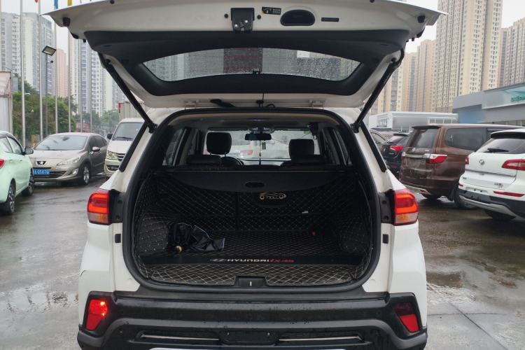 Used Hyundai ix35 2019 2.0L Automatic 2WD Zhiyong·Changxiang Edition China V Standard Trunk