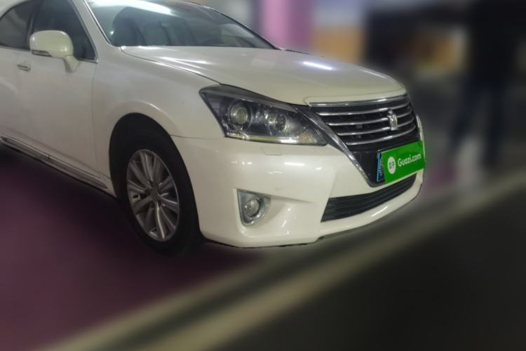 Used Toyota Crown 2012 2.5L Royal Comfort Edition Front Right 45 Deg