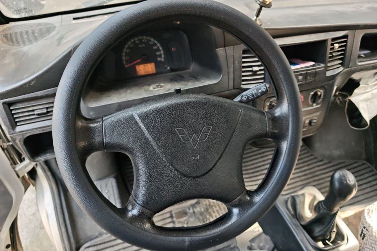 Used Wuling Zhiguang 2015 1.2L Practical LS-I Model