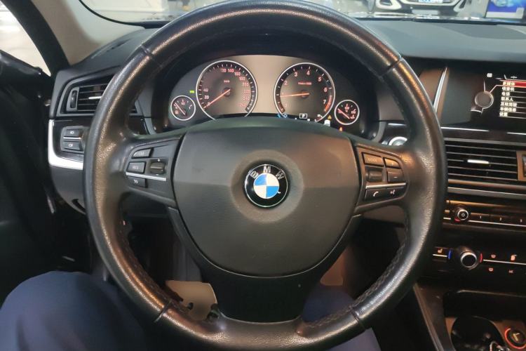 Used BMW 5 Series 2014 525Li Leading Model