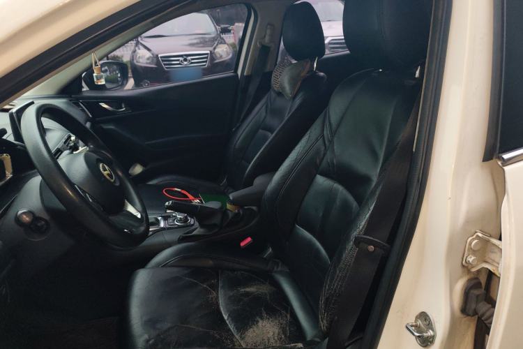 Used Mazda 3 Axela 2014 Sedan 1.5L Automatic Luxury Model