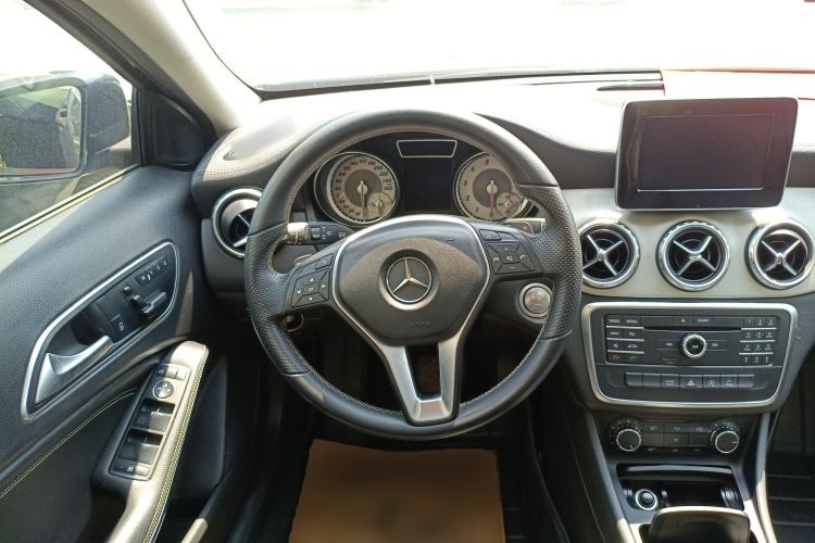 Used Mercedes-Benz GLA 2016 GLA 200 Fashion Model Steering Wheel