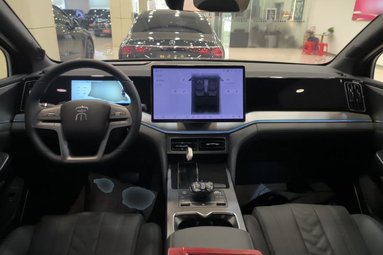 Used BYD Song L DM-i 2025 Intelligent Driving Version 112 km Beyond-Range Type Center Console