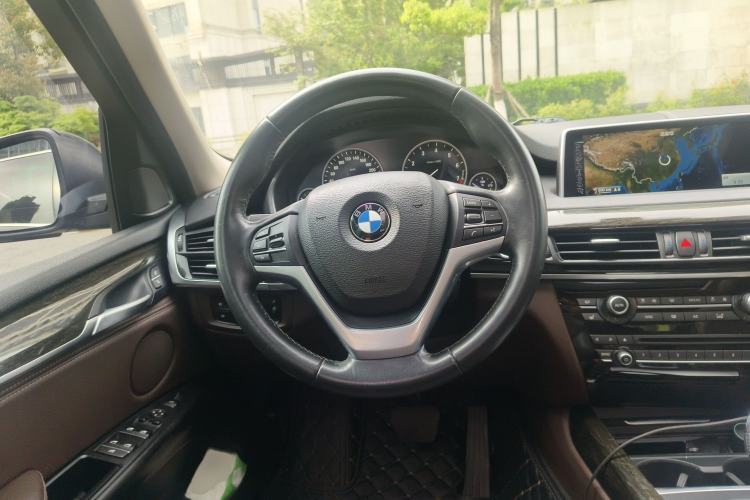 Used BMW X5 2014 xDrive35i Leading Model Steering Wheel