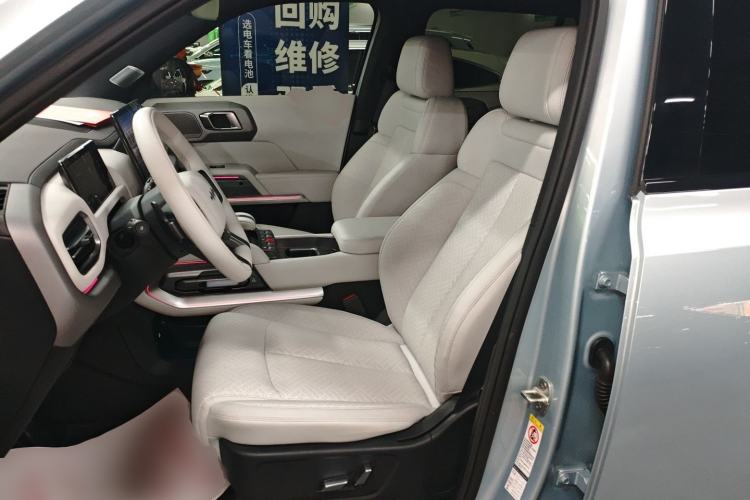 Used Formula Leopard Titanium 3 2025 501KM All-Wheel Drive Intelligent Driving Ultra Version
