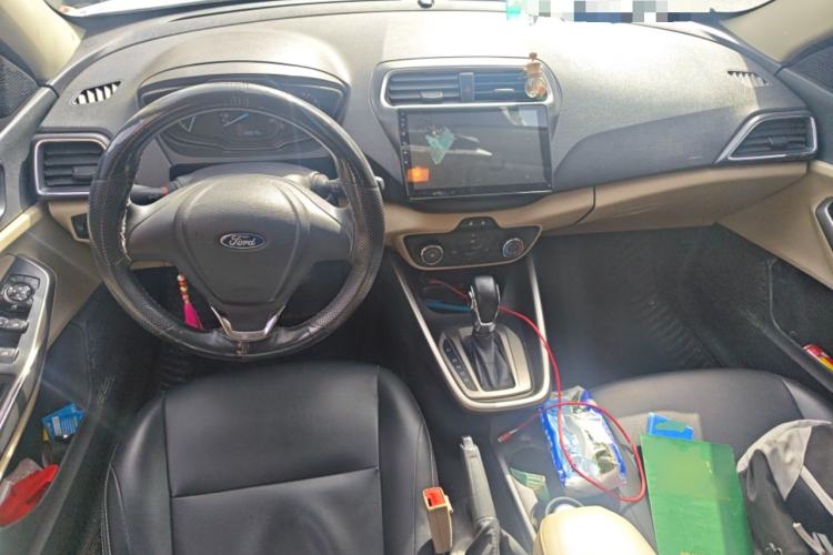 Used Ford Escort 2017 Revised Version 1.5L Automatic Comfort Edition Center Console