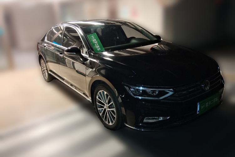 Used Volkswagen Magotan 2020 330TSI DSG Luxury Edition Front Right 45 Deg