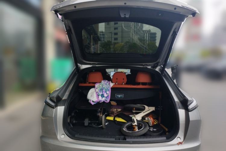 Used ONVO L60 2024 60 kWh Rear-Drive Version Trunk