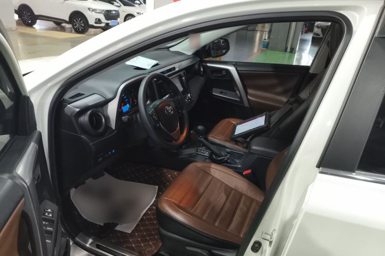 Used Toyota RAV4 2018 2.0L CVT Two-Wheel Drive Fashion X Edition