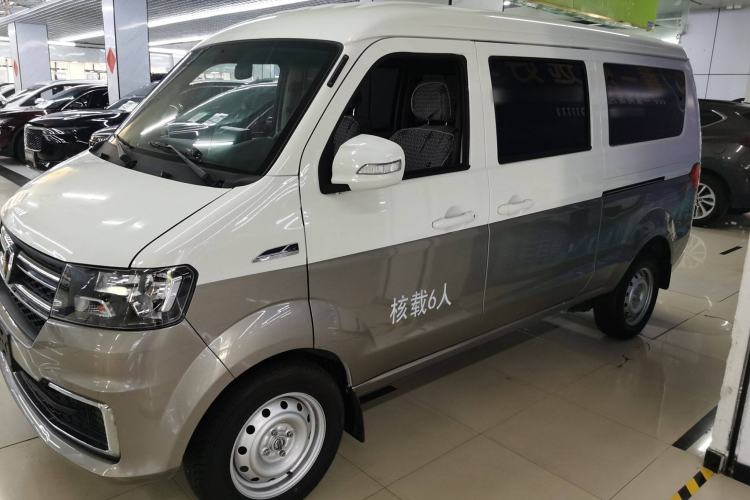 Used Jinbei Hiace X30 2024 1.5L Wealthy-Style Passenger Van 5/6/7 Seater
