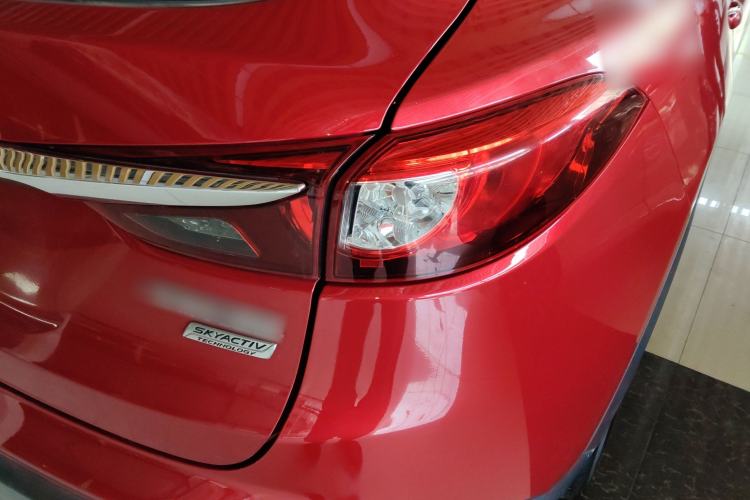 Used Mazda CX-4 2018 2.0L Automatic Two-Wheel Drive Blue Sky Dynamic Version China VI Standard Right Rear Taillight