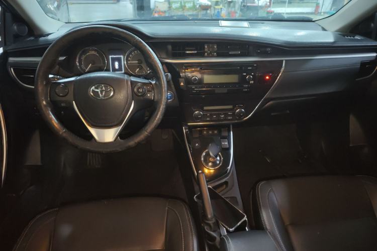 Used Toyota Corolla 2016 Dual-Engine 1.8L E-CVT Elite Edition Center Console