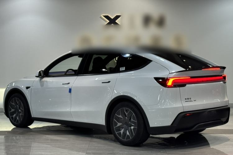 Used Tesla Model Y L 2025 Model Long-Range All-Wheel-Drive Version
