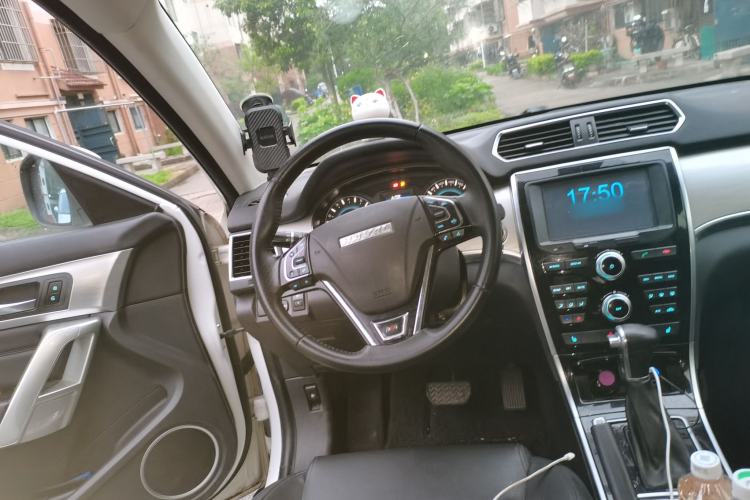 Used Haval H2 2017 Red-Label 1.5T Automatic Two-Wheel Drive Elite Model Steering Wheel