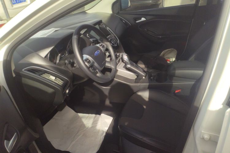 Used Ford Focus 2012 Hatchback 2.0L Automatic Luxury Sport Model
