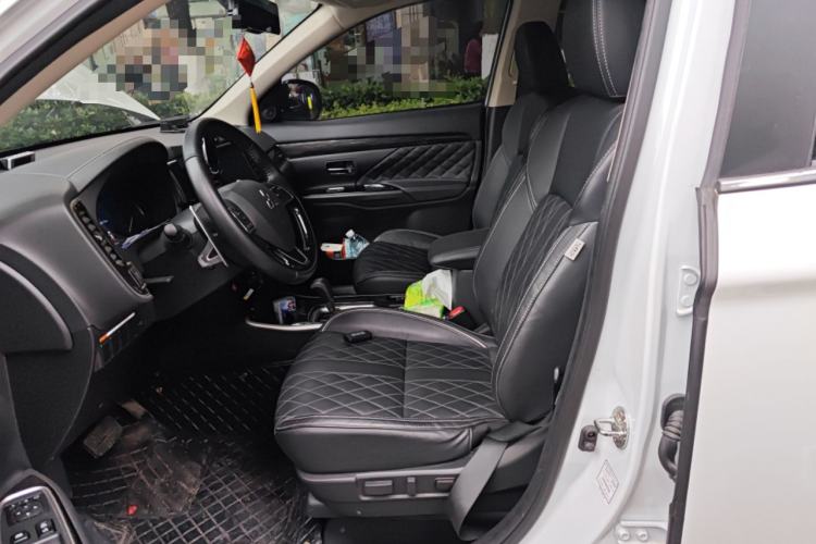 Used Mitsubishi Outlander 2020 2.4L 4x4 Zhi Xiang Edition 5 Seats Left Front Seat