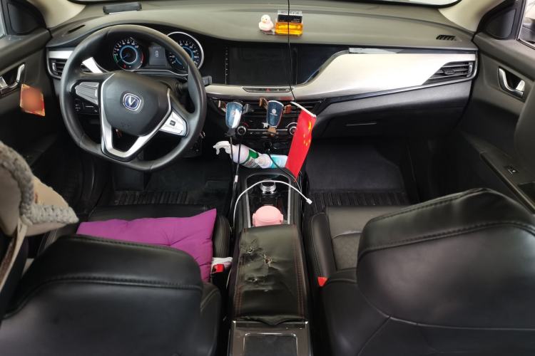 Used CHANGAN Eado New Energy 2022 EV460 Smart Ride-Hailing Edition – Lithium Iron Phosphate Center Console