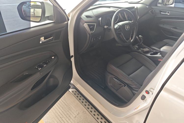 Used CHANGAN CS75 2017 Shangkui Edition 1.5T Automatic Fengxiang Model Driver Seat