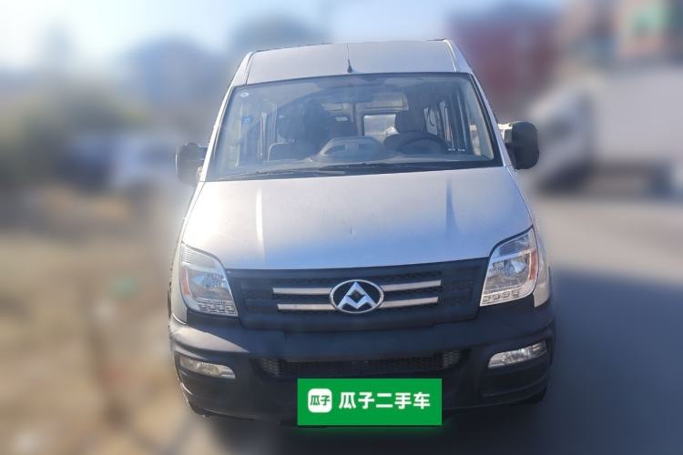 Used SAIC MAXUS Xintu V80 2017 2.5T 6-Speed Manual Aoyuntong National V Short Wheelbase Mid-Height 5/6/10-Seater
