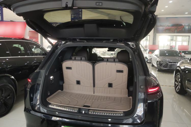 Used Li Auto L8 2023 Pro Model Trunk