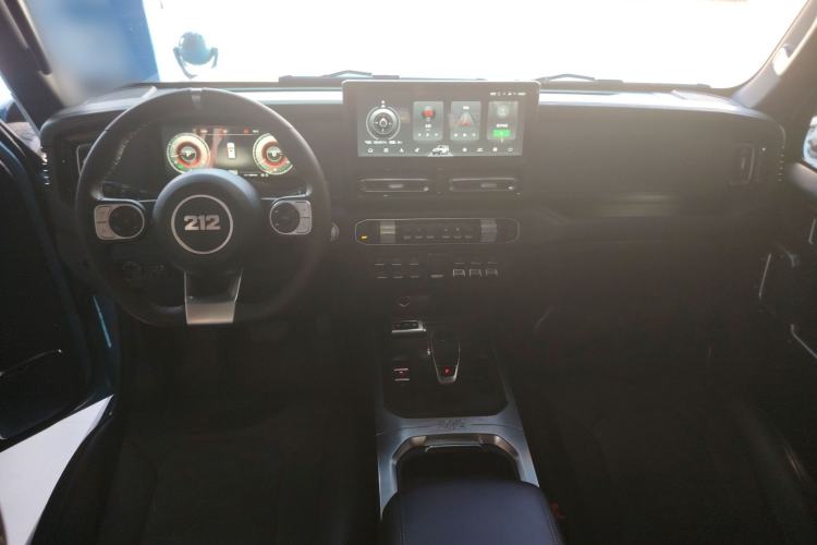 Used 212 T01 2025 2.0T Changfeng
