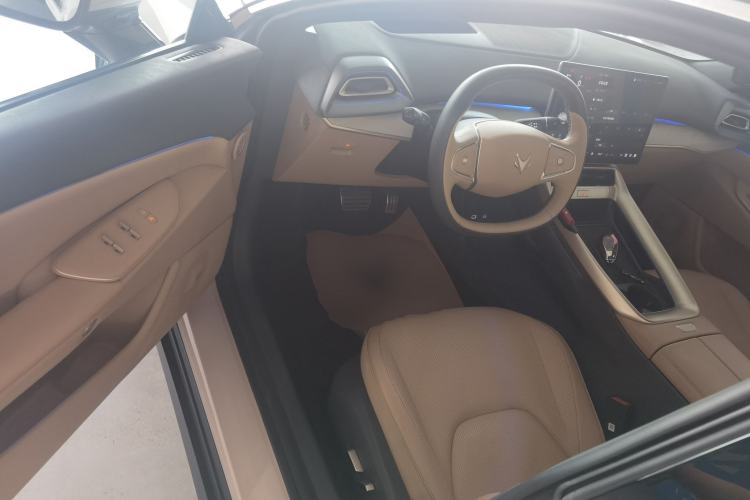 Used ARCFOX Alpha S5 2024 650ULTRA 390kW Driver Seat