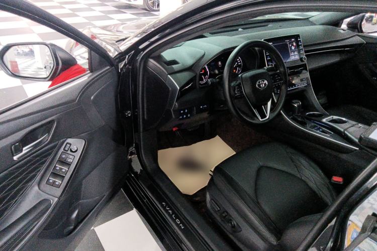 Used Toyota Avalon 2019 Dual-Engine 2.5L XLE Prestige Version China VI Standard