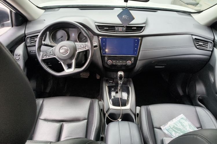 Used Nissan X-Trail 2023 Classic 2.0L Two-Wheel Drive Smart Connect Premium Edition Center Console