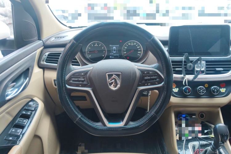 Used Baojun 730 2017 1.5T Manual Fashion Version 7 Seats China V Emission Standard