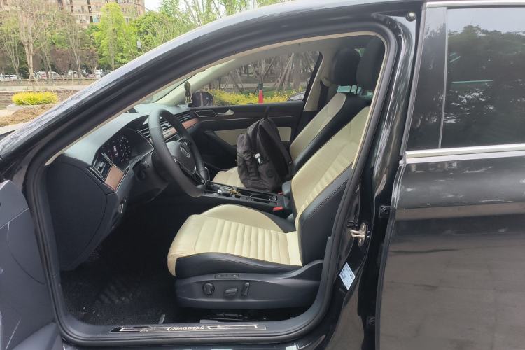 Used Volkswagen Magotan 2018 380TSI DSG Flagship Edition Left Front Seat