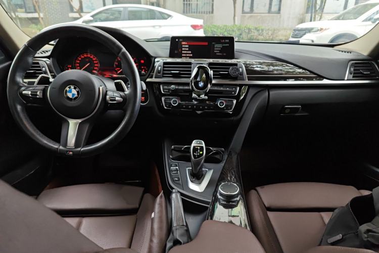 Used BMW 3 Series 2018 320Li M Sport Night Edition Center Console