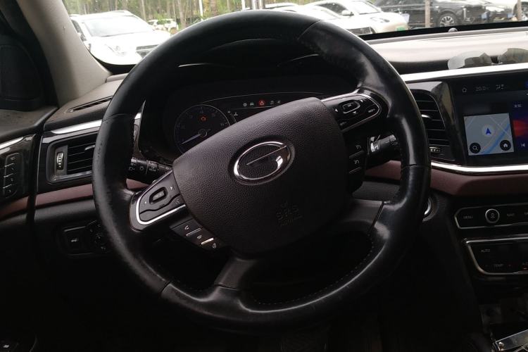 Used GAC Trumpchi GS8 2019 390T Two-Wheel Drive Luxury Smart Connectivity Version (7 Seats) Steering Wheel