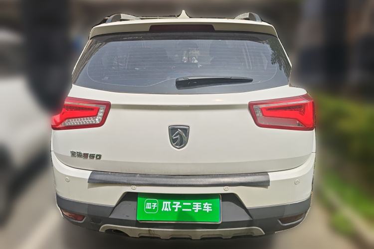 Used Baojun 560 2015 1.8L manual luxury version Rear