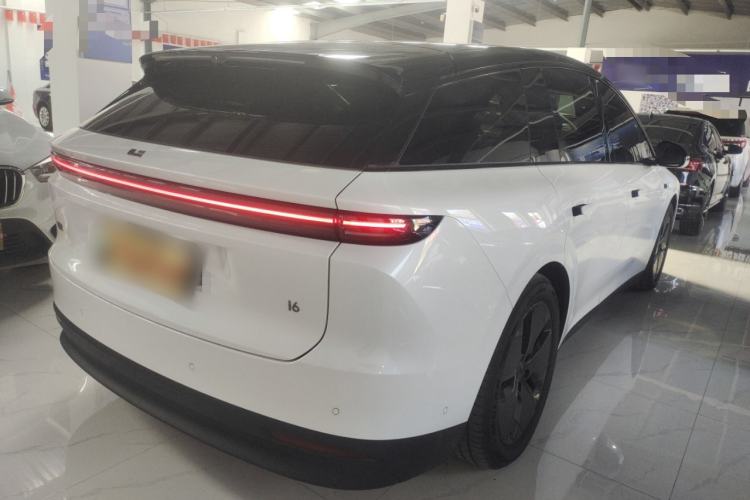 Used Li Auto i6 2025 Model Two-Wheel-Drive Standard Type
