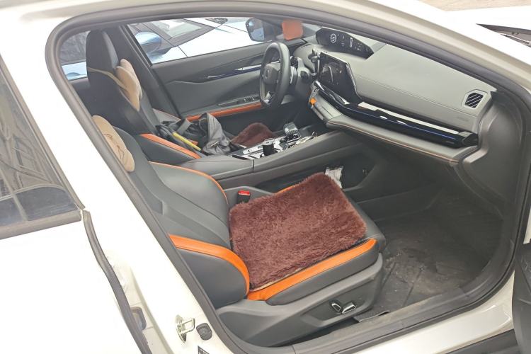 Used CHANGAN UNI-V 2023 1.5T Prestige Model