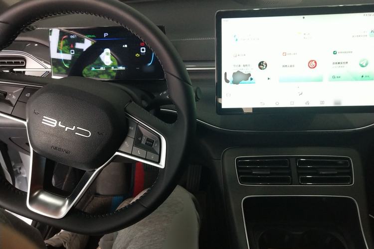 Used BYD Destroyer 05 2024 HONOR Edition DM-i 55KM Luxury Model Center Console