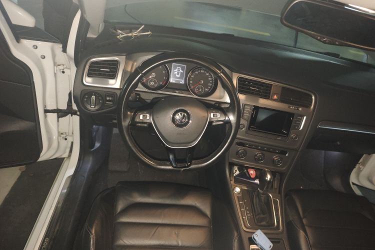 Used Volkswagen Golf 2015 1.4TSI Automatic Luxury Model