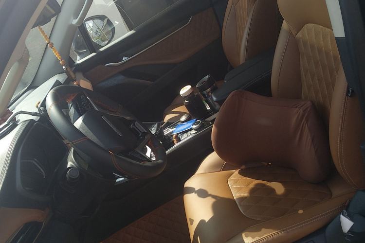 Used SAIC MAXUS D90 Pro 2020 2.0T Gasoline 4x4 Flagship Edition 6 Seats
