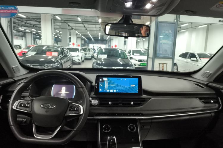 Used Chery Tiggo 8 2022 1.5 TCI Automatic Exclusive Edition 7-Seater Center Console