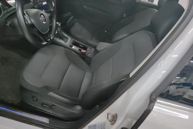 Used Volkswagen Golf Pure Electric 2020 Chari