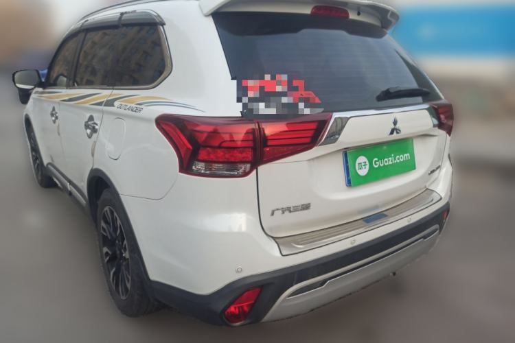 Used Mitsubishi Outlander 2019 2.4L 4x4 Zhi Xiang Edition 7 Seats China V Emission Standard