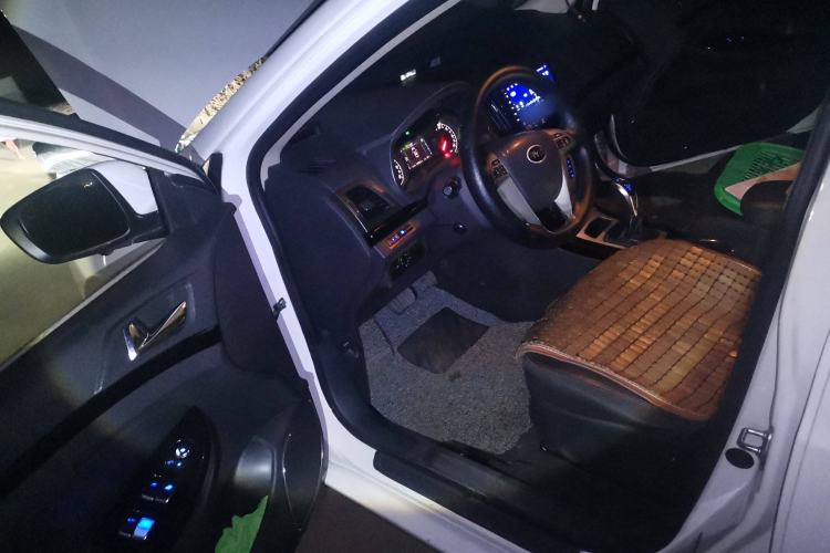 Used BYD e5 2018 450 Smart Connect Enjoyment Version
