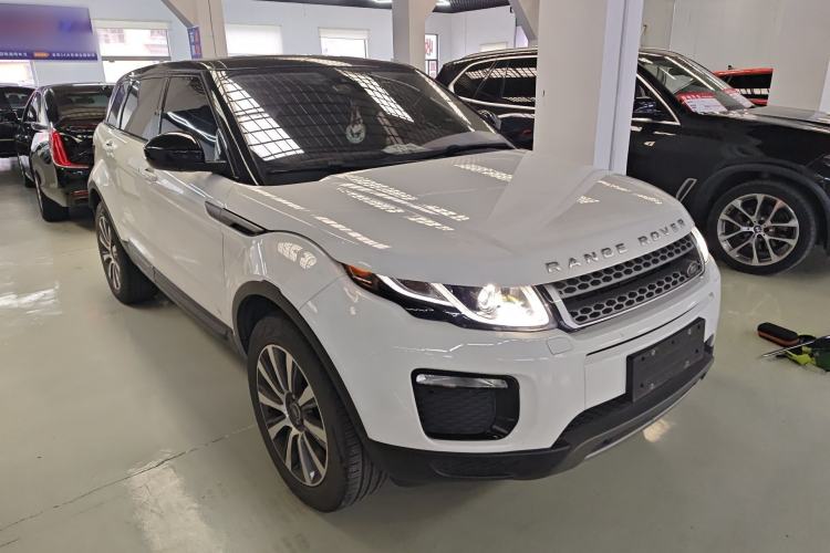 Used Land Rover Range Evoque 2018 240 PS SE Smart Brilliance Edition Front Right 45 Deg
