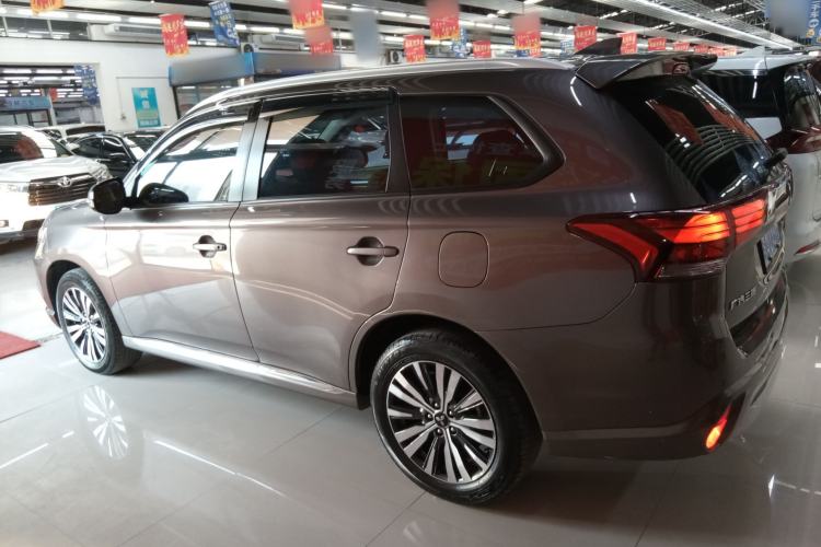 Used Mitsubishi Outlander 2021 Revised Version 2.0L Two-Wheel Drive Enjoyment Edition 5 Seats
