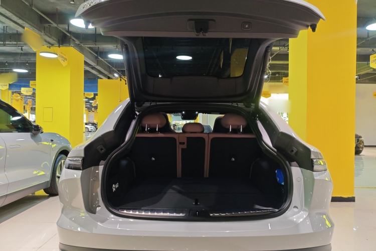 Used Nio EC6 2023 75 kWh Trunk