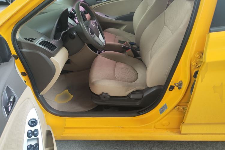 Used Hyundai Verna (older generation) 2010 Sedan 1.4L Automatic Luxury GLS Trim
