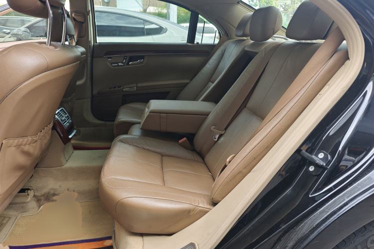 Used Mercedes-Benz S-Class 2008 S 300 L Executive Edition Left Rear Seat