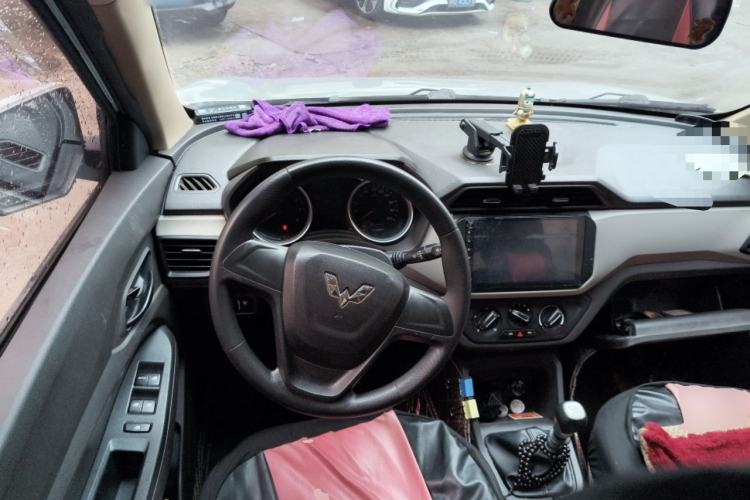 Used Wuling Hongguang 2019 1.5L S Standard Version China VI LAR Steering Wheel